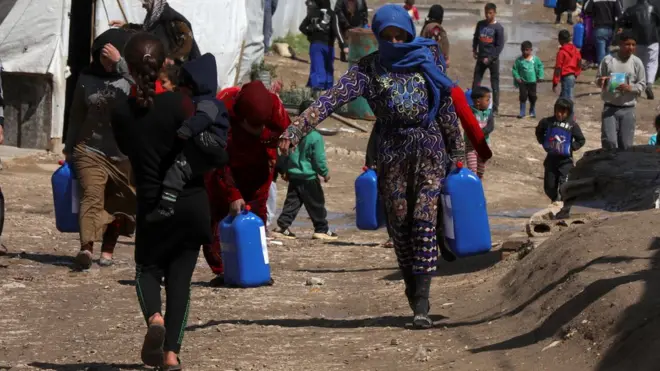 لاجئون سوريون في مخيم غير رسمي في سهل البقاع (صورة أرشيفية)