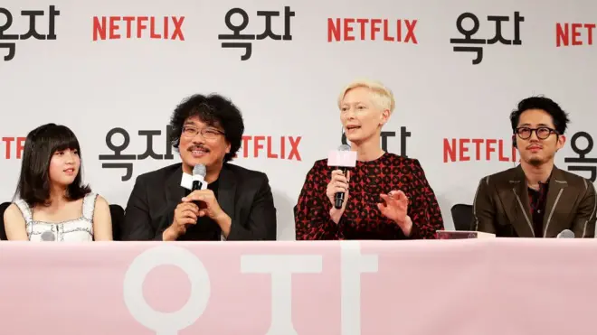 넷플릭스는 2015년 11월, 봉준호 감독의 《옥자》에 제작비 전액 5000만 달러를 투자하기도 했다