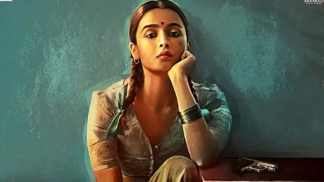 आलिया भट्ट की आने वाली फ़िल्म 'गंगूबाई' का पोस्टर