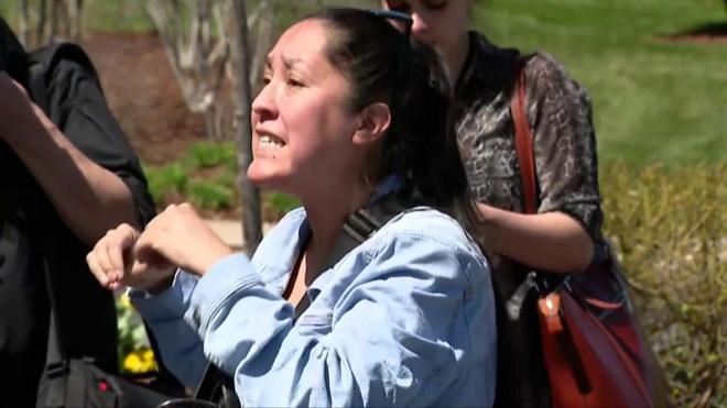 「最悪の悪夢」 米テネシー州の学校で銃撃、子ども3人らが犠牲に BBCニュース