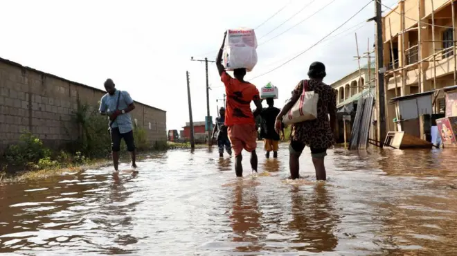 Lagos flood: 'I gatz swim to fit help pipo comot from dia flooded house ...