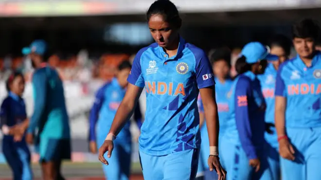 মাঠে অখেলোয়াড়সুলভ আচরণ করে ভারতেও সমালোচনার মুখে হারমানপ্রিত