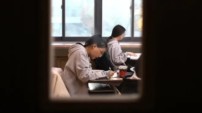 准备今年“修能”考试的韩国学生