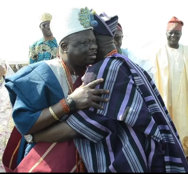 Aworan lọfa ati Oloye Eesa