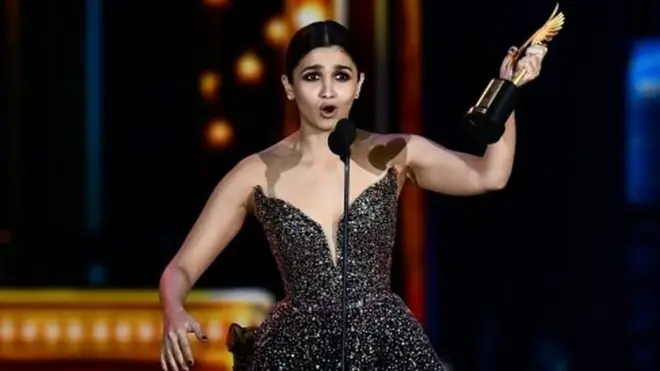 عالیہ بھٹ کو امریکہ میں جاری 18 ویں آئیفا ایوارڈز میں دو اہم انعامات کا حقدار قرار دیا گيا ہے