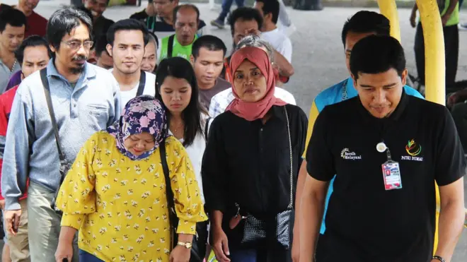 Pemerintah Indonesia didesak untuk mengetatkan prosedur kesehatan bagi TKI yang pulang akibat karantina wilayah di negara tempat mereka bekerja.