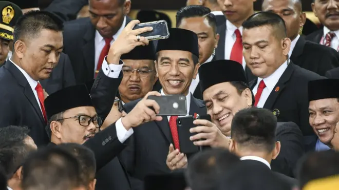 Jika akhirnya menerbitkan perppu KPK, Jokowi tetap membutuhkan persetujuan DPR untuk mengesahkannya menjadi undang-undang.