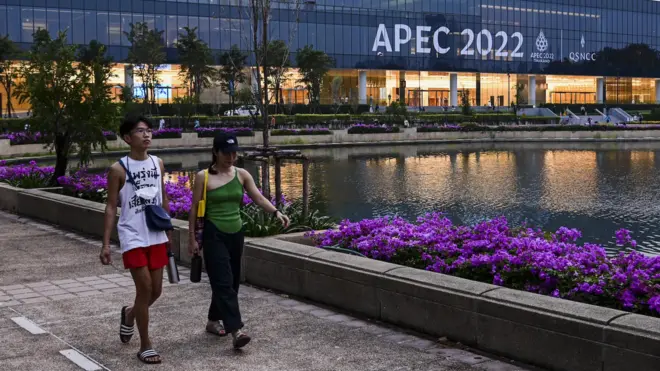 การประชุมเอเปคจัดขึ้นที่ศูนย์การประชุมแห่งชาติสิริกิต์ที่พึ่งปรับโฉมใหม่