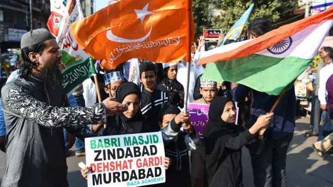 বাবরি মসজিদ ভাঙ্গার ২৫ বছর পূর্তিতে ভারতে মুসলিমদের বিক্ষোভ