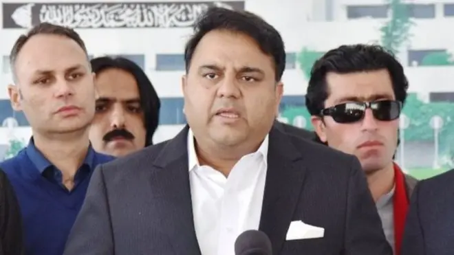 فواد چوہدری کا کہنا ہے کہ سمیع ابراہیم مسلسل انھیں بلیک میلنگ کرنے کی کوشش کرتا رہا