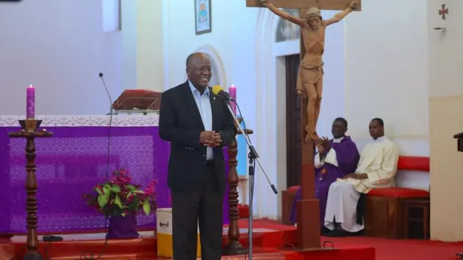 Bwana Magufuli rjo ubwo yari muri kiliziya ya Dodoma