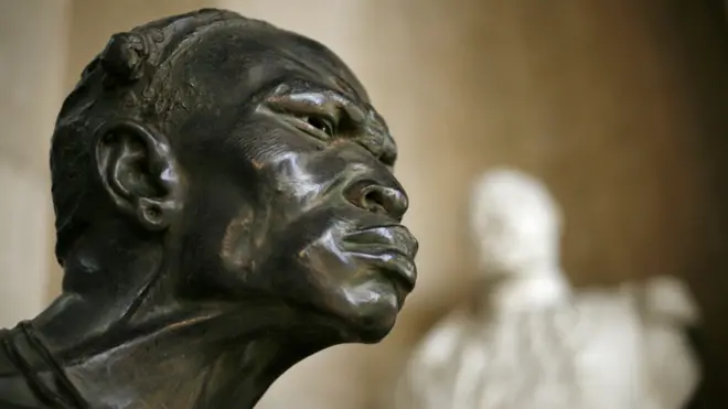 Sculpture au Musée de l'Afrique