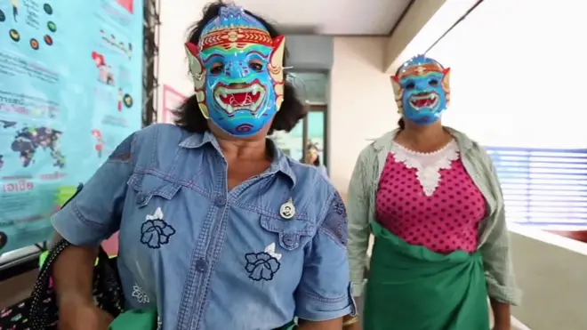 Al usar máscaras, las mujeres se sienten más cómodas.