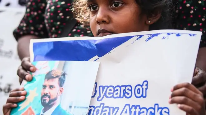 ''දෙහිවල බෝම්බකරුට මැරෙන්න ඉඩ දීලා බුද්ධි අංශ කළේ රහස් සදහටම මකා දැමීම ද ?''