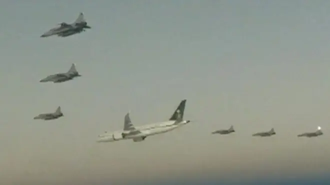 طائرات حربية باكستانية تستقبل ولي العهد السعودي