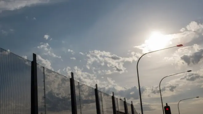 Австралийцы, осужденные за убийства и сбыт наркотиков, полагают, что им платят слишком мало за хозяйственные работы в тюрьме