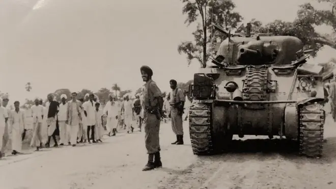 హైదరాబాద్ రాజ్యంలోకి యుద్ధ ట్యాంకులతో ప్రవేశించిన భారతీయ సైన్యం