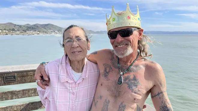 డేవిడ్, కరోలిన్