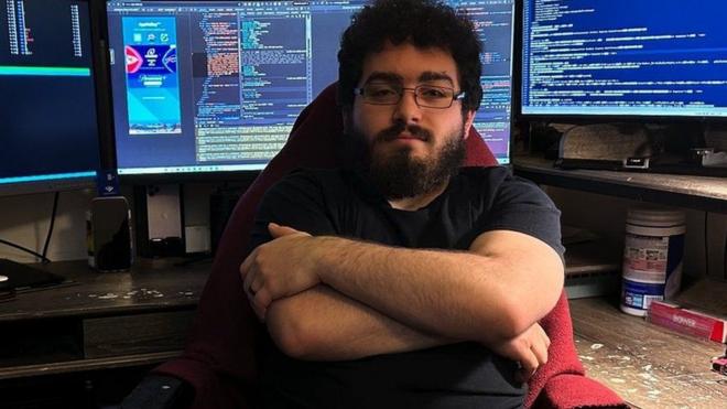 کولتون آدامسکی امیدوار است یکی از اولین بازارهای اپلیکیشن جایگزین را روی آیفون راه‌اندازی کند.