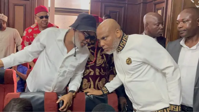 Nnamdi Kanu in court dey follow one pesin tok