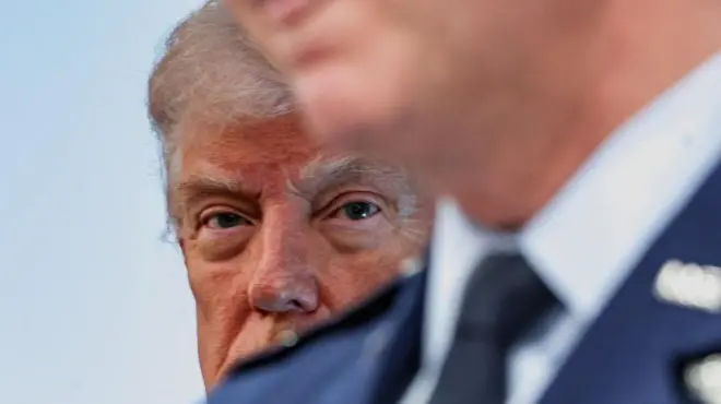 डोनाल्ड ट्रंप