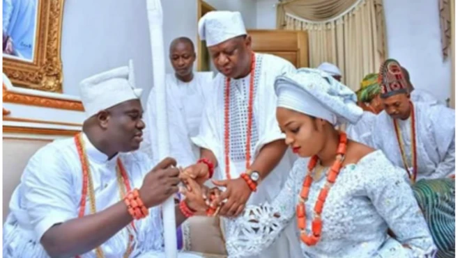Ooni Ile Ife ati olori Naomi