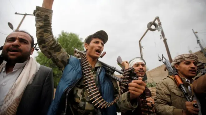 قال التحالف بقيادة السعودية إن الصاروخ "أطلقته الميليشيات الحوثية" الموجودة في اليمن.