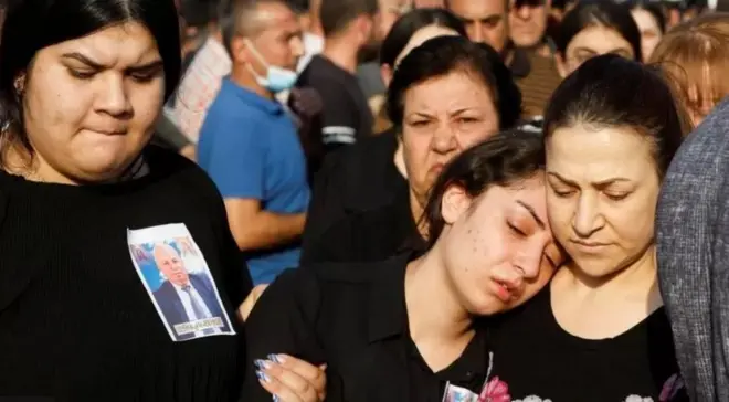 इस दुर्घटना में मारे गए अधिकांश लोगों को दूसरे दिन दफ़ना दिया गया.