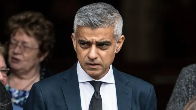 सादिक खान