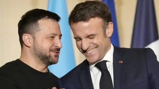 يصر إيمانويل ماكرون (إلى اليمين) حاليا على أن أمن أوكرانيا هو أمن أوروبا