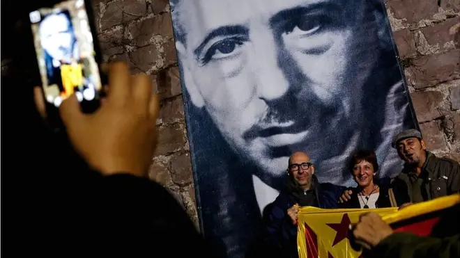 No son pocos los que, en el contexto actual, recuerdan cómo el entonces presidente de la Generalitat, Lluís Companys, proclamó el "Estado catalán" el 6 de octubre de 1934.