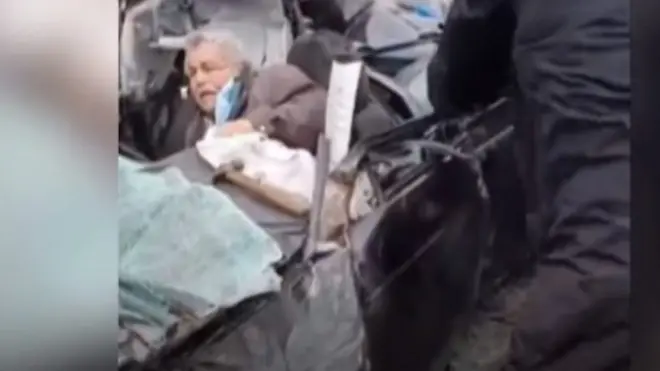 నుజ్జునుజ్జయిన కారు