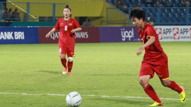 Nguyễn Thị Tuyết Dung mở tỉ số trận đấu ở phút 22