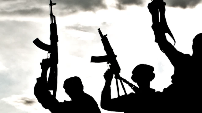 Igicucu cy'abagabo bitwaje intwaro - ifoto mbarankuru