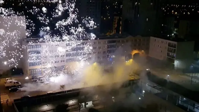 Napad vatrometom na policijsku stanicu