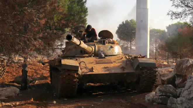 Российские военные предлагают боевикам покинуть Алеппо по двум коридорам