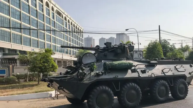 ငွေထုတ်မှုတွေ ကန့်သတ်လာတဲ့ ဗဟိုဘဏ်နဲ့ အကျိုးဆက်တွေ