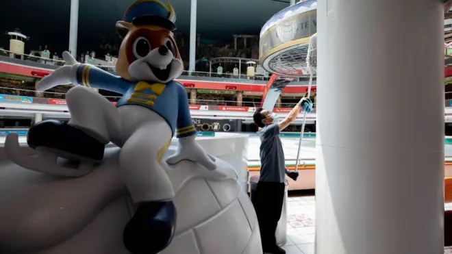 인천의 한 고등학교 3학년 학생 1명이 롯데월드를 방문했다 코로나19 확진 판정을 받았다