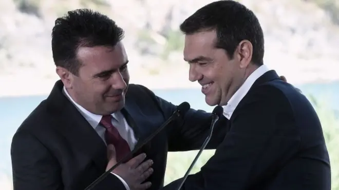 Greek Prime Minister Alexis Tsipras (right) and Macedonian Prime Minister Zoran Zaev on 17 June 2018