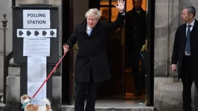 Ministirri muummee UK Boriis Joonsan saree isaa qabatee deemee filate