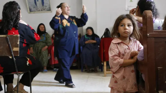 ويشير تقرير للأمم المتحدة أن أكثر من 200 مليون امرأة في 30 بلدا في العالم تعانين من تداعيات عمليات الختان،