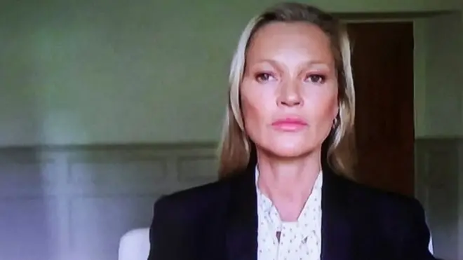 Kate Moss compareció por video remoto desde Londres.