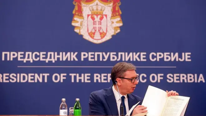 Vučić je pročitao nalaze izveštaja u obraćanju uživo