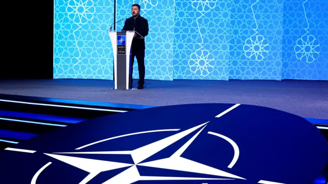 Владимир Зеленский во время выступления на саммите НАТО