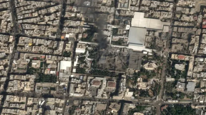 Peyk görüntüsü İranın Ali Lideri Ayətullah Əli Xameneinin iqamətgahında ciddi dağıntılar və qara tüstü qalxdığını göstərir.