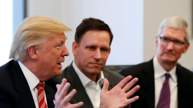 Дональд Трамп, сооснователь PayPal Питер Тиль и глава Apple Тим Кук