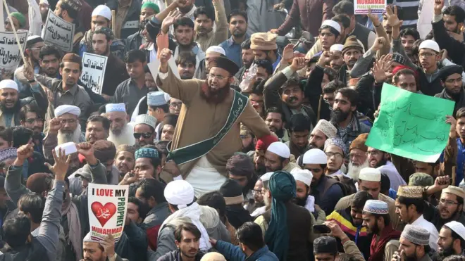 اسلام آباد میں آپریشن کے خلاف احتجاج