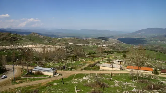 2007-ci ildə Şuşa qalasının divarlarından şimal tərəfə baxış