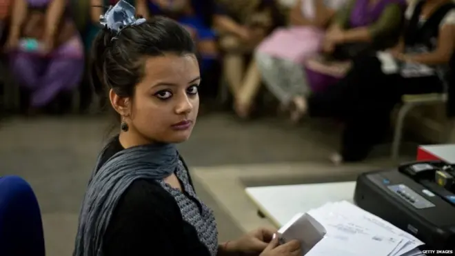 पीरियड्स के लिए छुट्टियां दिया जाना सही या ग़लत, क्या कहती हैं महिलाएं?