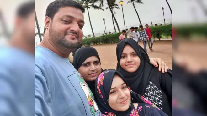 मुंबई के पायधुनी में रहने वाला परिवार